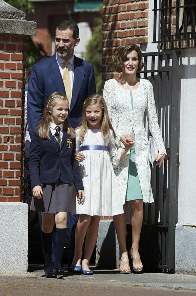 Le roi felipe la reine letizia et ses filles